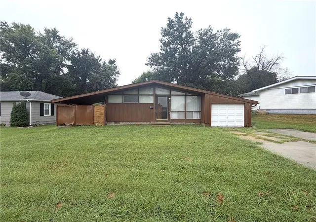 Photo 1 of Single family home for sale at 86 11th Street, Chillicothe, MO 64601 | MLS# 2641215 | Listing updated on 2026-09-11