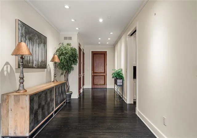 Photo 3 of Condo for sale at 400 W 49th Terrace #2032, Kansas City, MO 64112 | MLS# 2641217 | Listing updated on 2026-09-11