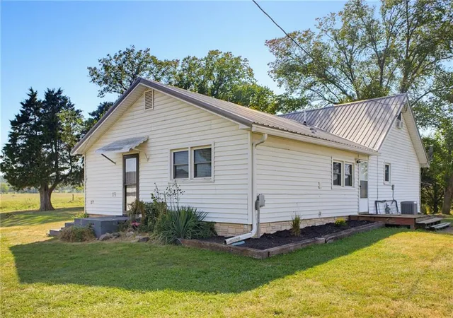 Photo 1 of Single family home for sale at 13962 Liv 424 Rd, Chillicothe, MO 64601 | MLS# 2641231 | Listing updated on 2026-09-11