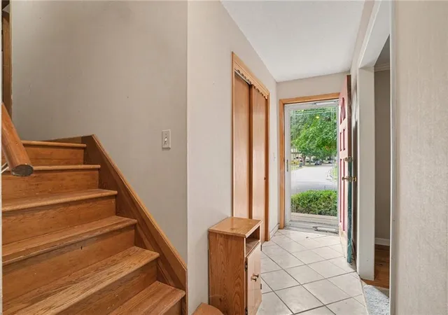 Photo 3 of Sale Pending at 701 S Sunset Dr, Olathe, KS 66061 | MLS# 2641238 | Listing updated on 2026-09-14