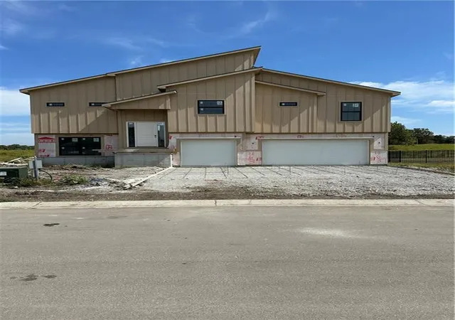 Photo 1 of Single family home for sale at 463 Green Dr, Lawson, MO 64062 | MLS# 2641239 | Listing updated on 2026-09-11