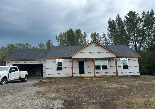 Photo 1 of Single family home for sale at 1412 N Thornton St, Richmond, MO 64085 | MLS# 2641269 | Listing updated on 2026-09-15