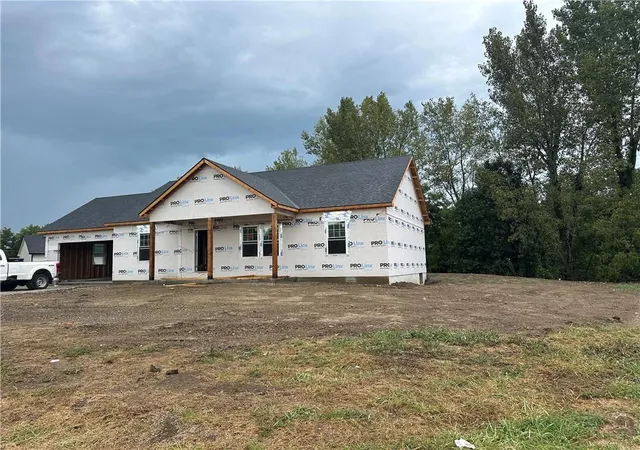 Photo 2 of Single family home for sale at 1412 N Thornton St, Richmond, MO 64085 | MLS# 2641269 | Listing updated on 2026-09-15