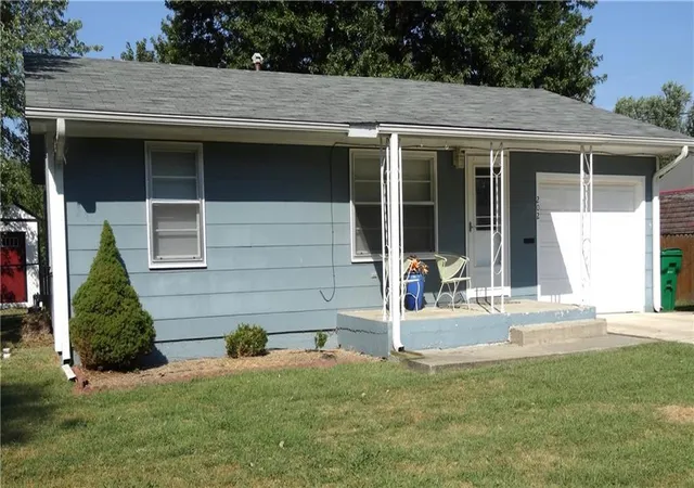 Photo 1 of Single family home for sale at 202 S Thompson St, Butler, MO 64730 | MLS# 2641270 | Listing updated on 2026-09-11