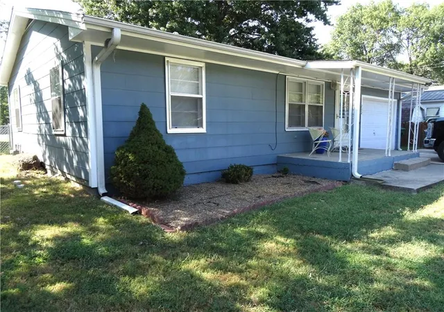 Photo 3 of Single family home for sale at 202 S Thompson St, Butler, MO 64730 | MLS# 2641270 | Listing updated on 2026-09-11