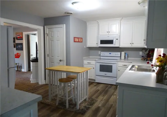 Photo 4 of Single family home for sale at 202 S Thompson St, Butler, MO 64730 | MLS# 2641270 | Listing updated on 2026-09-11