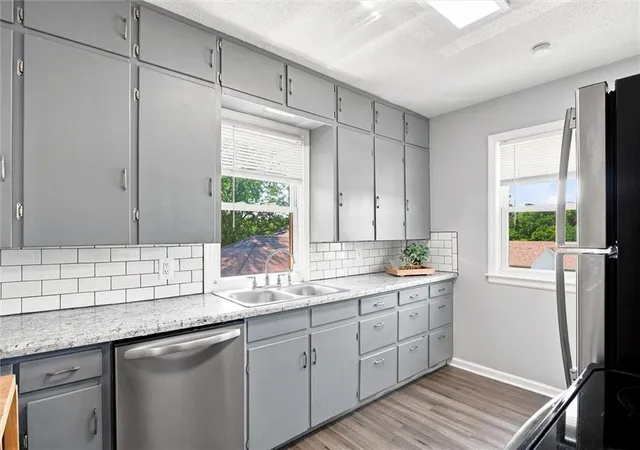 Photo 3 of Sale Pending at 2915 S Sterling Ave, Independence, MO 64052 | MLS# 2641286 | Listing updated on 2026-10-09