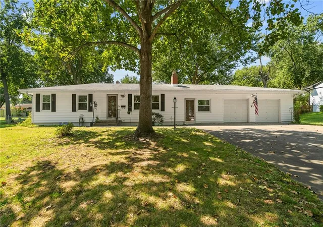 Photo 1 of Single family home for sale at 6200 Hedges Ave, Raytown, MO 64133 | MLS# 2641293 | Listing updated on 2026-09-12