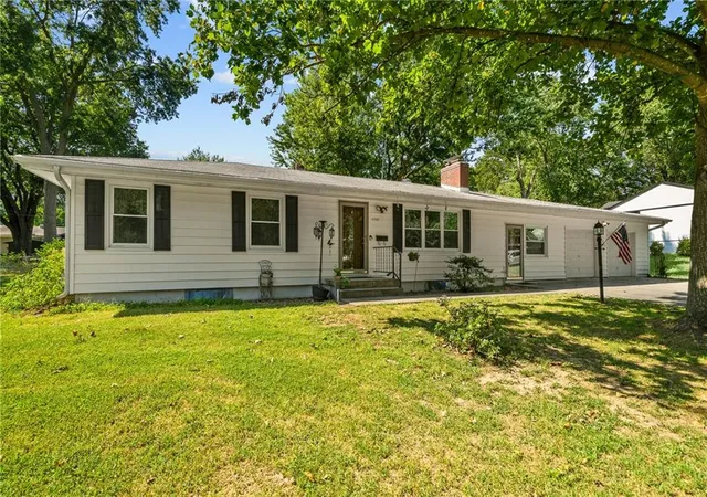 Photo 3 of Single family home for sale at 6200 Hedges Ave, Raytown, MO 64133 | MLS# 2641293 | Listing updated on 2026-09-12