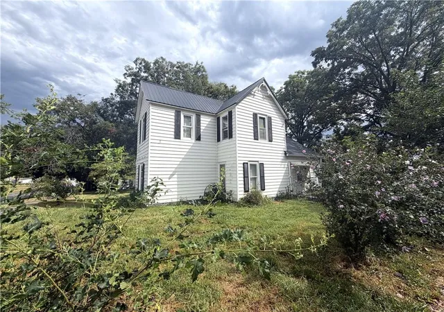 Photo 2 of Single family home for sale at 305 Mansur St, Chula, MO 64635 | MLS# 2641294 | Listing updated on 2026-09-11