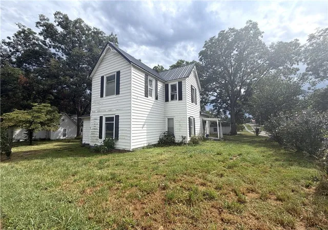 Photo 3 of Single family home for sale at 305 Mansur St, Chula, MO 64635 | MLS# 2641294 | Listing updated on 2026-09-11
