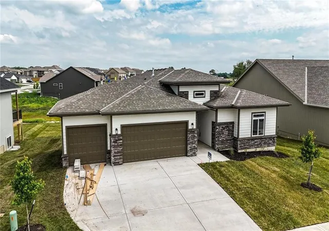 Photo 3 of Single family home for sale at 1813 Halls Crk Ave, Raymore, MO 64083 | MLS# 2641295 | Listing updated on 2026-10-06