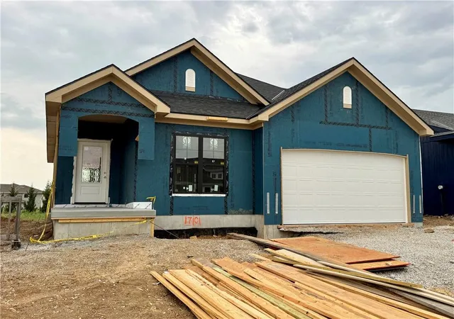 Photo 2 of Sale Pending at 17101 W 168th Place, Olathe, KS 66062 | MLS# 2641298 | Listing updated on 2026-09-11