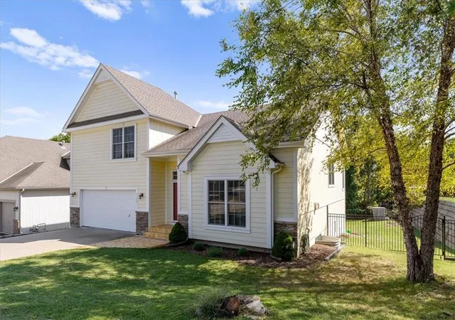 Photo 3 of Single family home for sale at 11461 Parkview Ave, Kansas City, KS 66109 | MLS# 2641338 | Listing updated on 2026-09-12