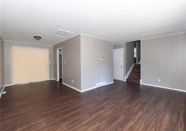 Photo 3 of Single family home for sale at 11815 Armitage Dr, Kansas City, MO 64134 | MLS# 2641346 | Listing updated on 2026-09-11