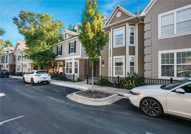 Photo 3 of Townhouse for sale at 16067 S Brookfield St, Olathe, KS 66062 | MLS# 2641363 | Listing updated on 2026-09-22