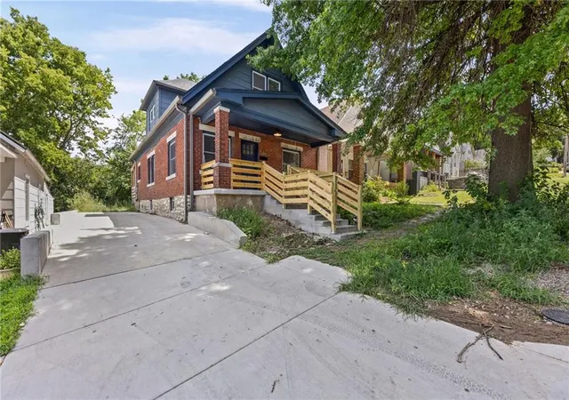 Photo 2 of Single family home for sale at 11 S Tremont St, Kansas City, KS 66101 | MLS# 2641367 | Listing updated on 2026-09-11
