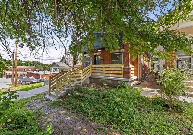 Photo 3 of Single family home for sale at 11 S Tremont St, Kansas City, KS 66101 | MLS# 2641367 | Listing updated on 2026-09-11