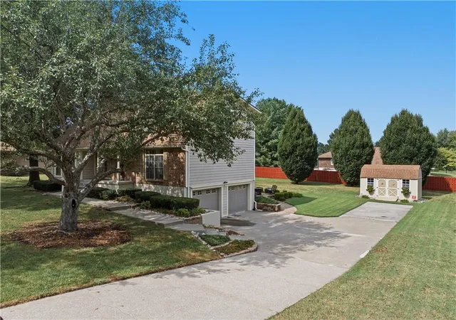 Photo 3 of Single family home for sale at 748 S Peculiar Dr, Peculiar, MO 64078 | MLS# 2641368 | Listing updated on 2026-09-15