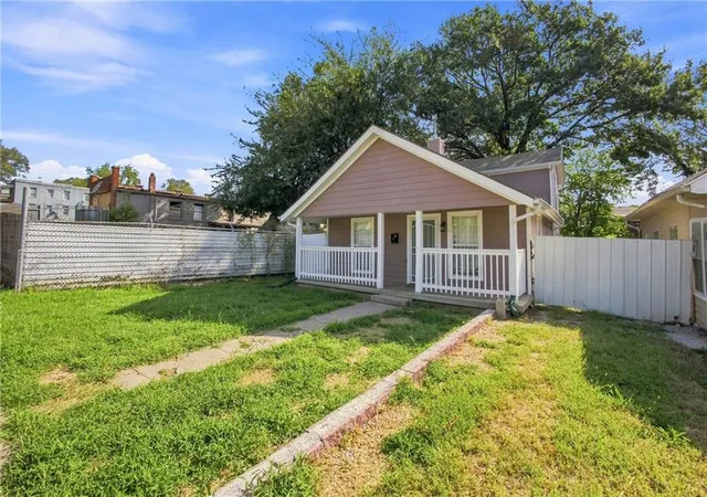 Photo 2 of Single family home for sale at 113 Topping Ave, Kansas City, MO 64123 | MLS# 2641378 | Listing updated on 2026-09-24