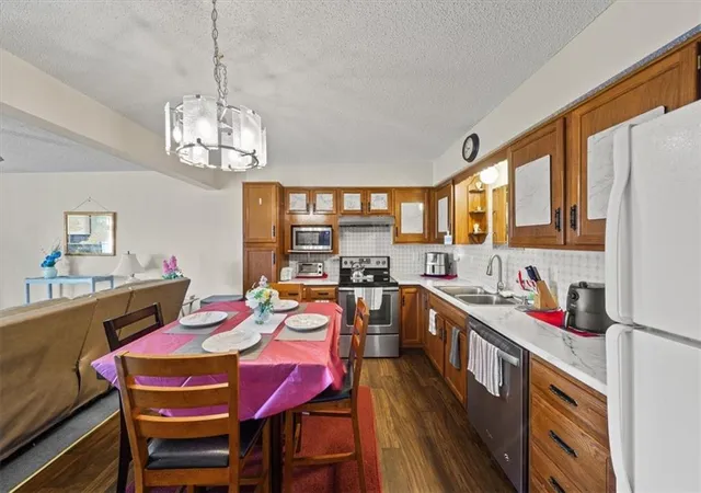 Photo 3 of Townhouse for sale at 2611 S Peck Ct, Independence, MO 64055 | MLS# 2641387 | Listing updated on 2026-09-14