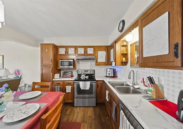 Photo 3 of Townhouse for sale at 2611 S Peck Ct, Independence, MO 64055 | MLS# 2641387 | Listing updated on 2026-09-14