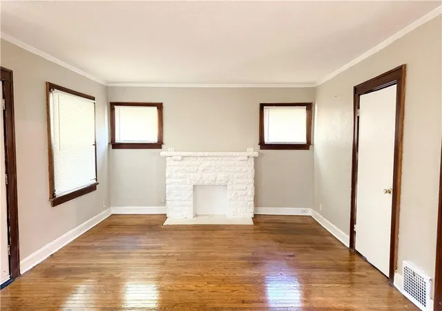 Photo 2 of Single family home for sale at 5233 Highland Ave, Kansas City, MO 64110 | MLS# 2641392 | Listing updated on 2026-09-11