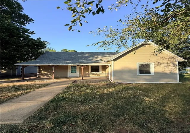 Photo 1 of Single family home for sale at 324 Main St, Nortonville, KS 66060 | MLS# 2641401 | Listing updated on 2026-09-11