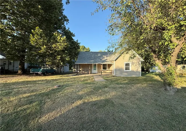 Photo 3 of Single family home for sale at 324 Main St, Nortonville, KS 66060 | MLS# 2641401 | Listing updated on 2026-09-11