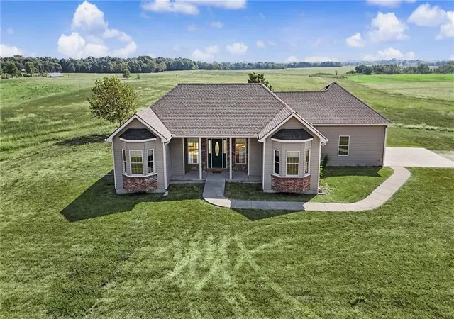 Photo 1 of Single family home for sale at 68 E 1100 Road, Baldwin City, KS 66006 | MLS# 2641435 | Listing updated on 2026-09-11