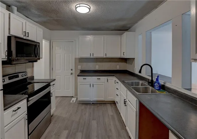 Photo 3 of Single family home for sale at 4521 Ne 45th Street, Kansas City, MO 64117 | MLS# 2641442 | Listing updated on 2026-09-11