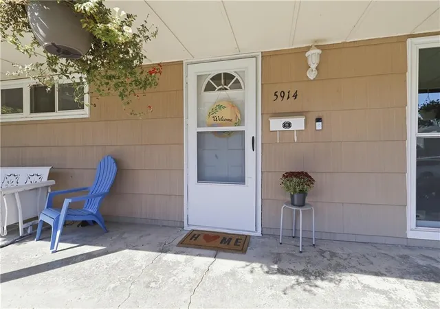 Photo 3 of Single family home for sale at 5914 N Park Ave, Kansas City, MO 64118 | MLS# 2641445 | Listing updated on 2026-09-20