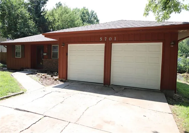 Photo 1 of Sale Pending at 5701 E 100th Street, Kansas City, MO 64137 | MLS# 2641485 | Listing updated on 2026-09-15