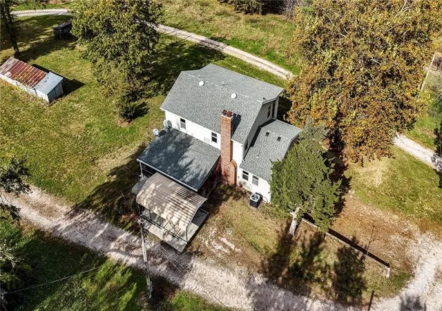Photo 3 of Single family home for sale at 32703 S State Route 7 Hwy, Creighton, MO 64739 | MLS# 2641502 | Listing updated on 2026-09-28