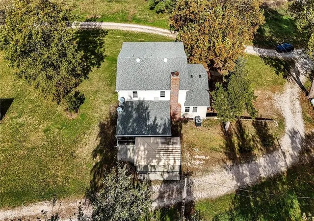Photo 4 of Single family home for sale at 32703 S State Route 7 Hwy, Creighton, MO 64739 | MLS# 2641502 | Listing updated on 2026-09-28