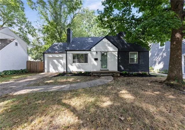 Photo 1 of Single family home for sale at 4916 W 57th Terrace, Roeland Park, KS 66205 | MLS# 2641540 | Listing updated on 2026-09-29