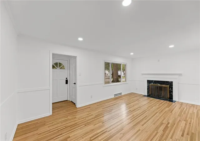 Photo 3 of Single family home for sale at 4916 W 57th Terrace, Roeland Park, KS 66205 | MLS# 2641540 | Listing updated on 2026-09-29