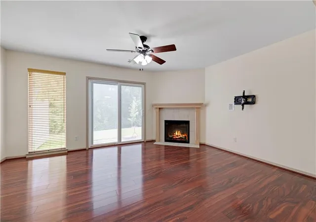 Photo 3 of Townhouse for sale at 3223 Sw Shadow Brk Dr, Blue Springs, MO 64015 | MLS# 2641542 | Listing updated on 2026-09-12