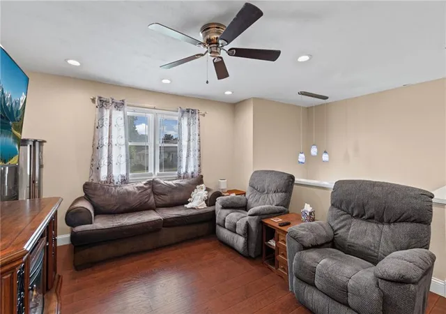 Photo 4 of Single family home for sale at 408 W 10th Street, Carrollton, MO 64633 | MLS# 2641567 | Listing updated on 2026-09-11