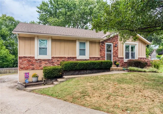 Photo 1 of Sale Pending at 15135 W 152nd Circle, Olathe, KS 66062 | MLS# 2641569 | Listing updated on 2026-09-29