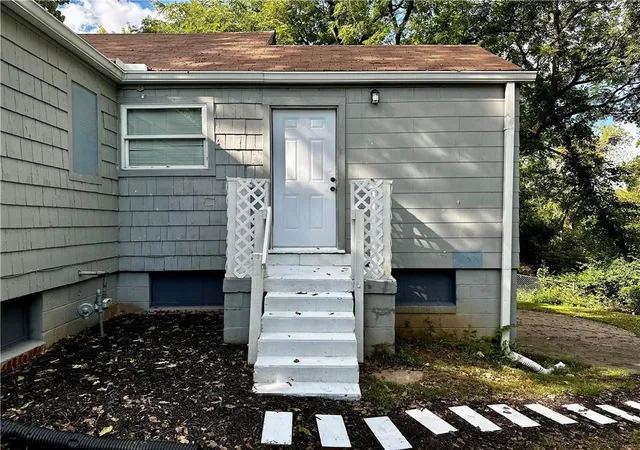 Photo 30 of Single family home for sale at 6800 Blue Pkwy, Kansas City, MO 64129 | MLS# 2641615 | Listing updated on 2026-09-14