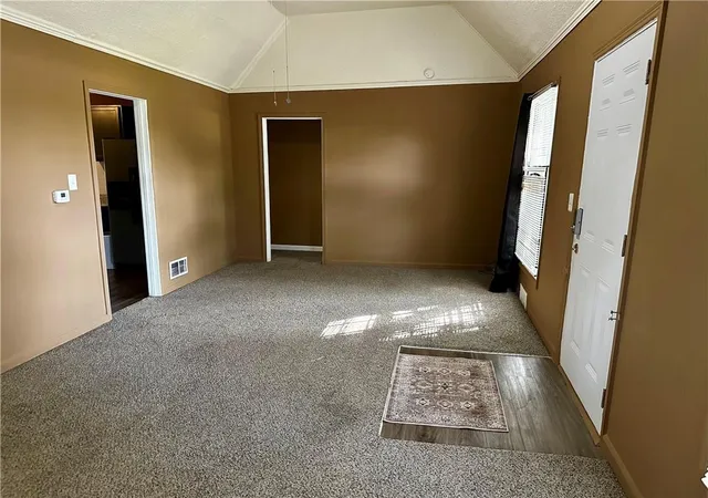 Photo 3 of Single family home for sale at 6800 Blue Pkwy, Kansas City, MO 64129 | MLS# 2641615 | Listing updated on 2026-09-14