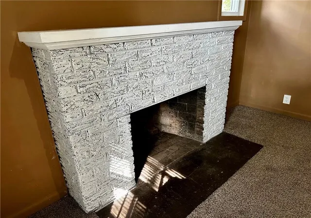 Photo 4 of Single family home for sale at 6800 Blue Pkwy, Kansas City, MO 64129 | MLS# 2641615 | Listing updated on 2026-09-14