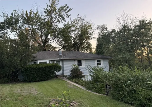 Photo 2 of Sale Pending at 10615 Meadow Ln Dr, Kansas City, MO 64152 | MLS# 2641636 | Listing updated on 2026-09-12