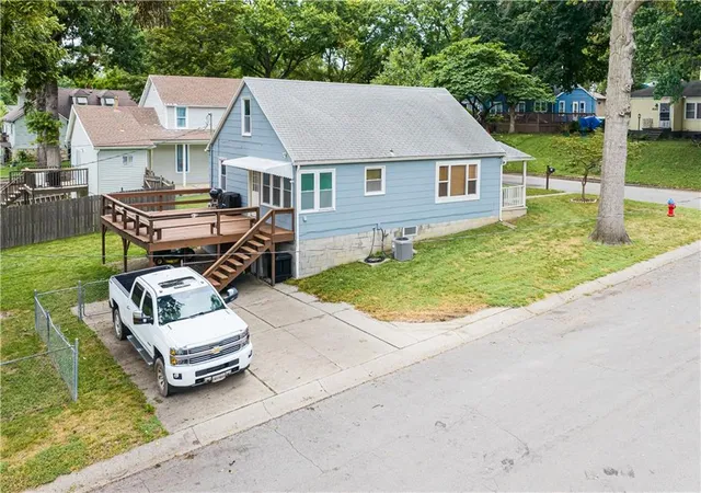 Photo 1 of Sale Pending at 901 N 12th Street, Leavenworth, KS 66048 | MLS# 2641644 | Listing updated on 2026-09-14