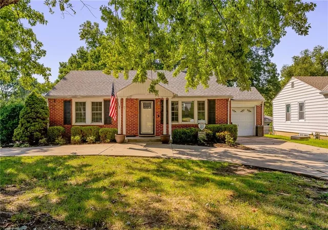 Photo 3 of Single family home for sale at 4301 W 62nd Terrace, Fairway, KS 66205 | MLS# 2641649 | Listing updated on 2026-09-21