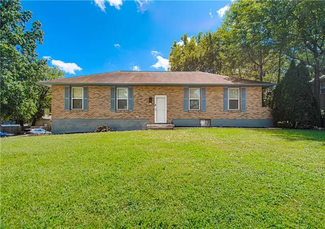 Photo 1 of Single family home for sale at 300 Parkwood Dr, Blue Springs, MO 64014 | MLS# 2641659 | Listing updated on 2026-09-14