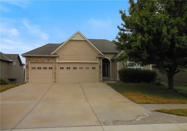 Photo 1 of Single family home for sale at 1446 Brompton Ln, Raymore, MO 64083 | MLS# 2641669 | Listing updated on 2026-09-15