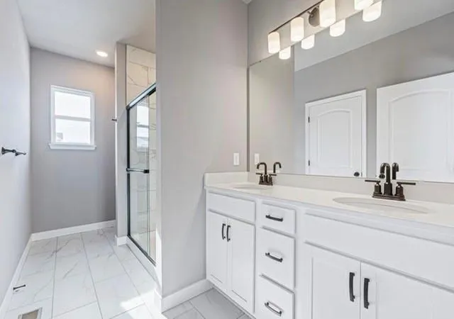 Photo 4 of Single family home for sale at 27016 E Dogwood Ln, Lees Summit, MO 64086 | MLS# 2641755 | Listing updated on 2026-09-14