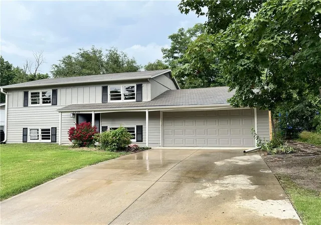 Photo 1 of Single family home for sale at 1518 Davis Rd, Lawrence, KS 66046 | MLS# 2641764 | Listing updated on 2026-09-12